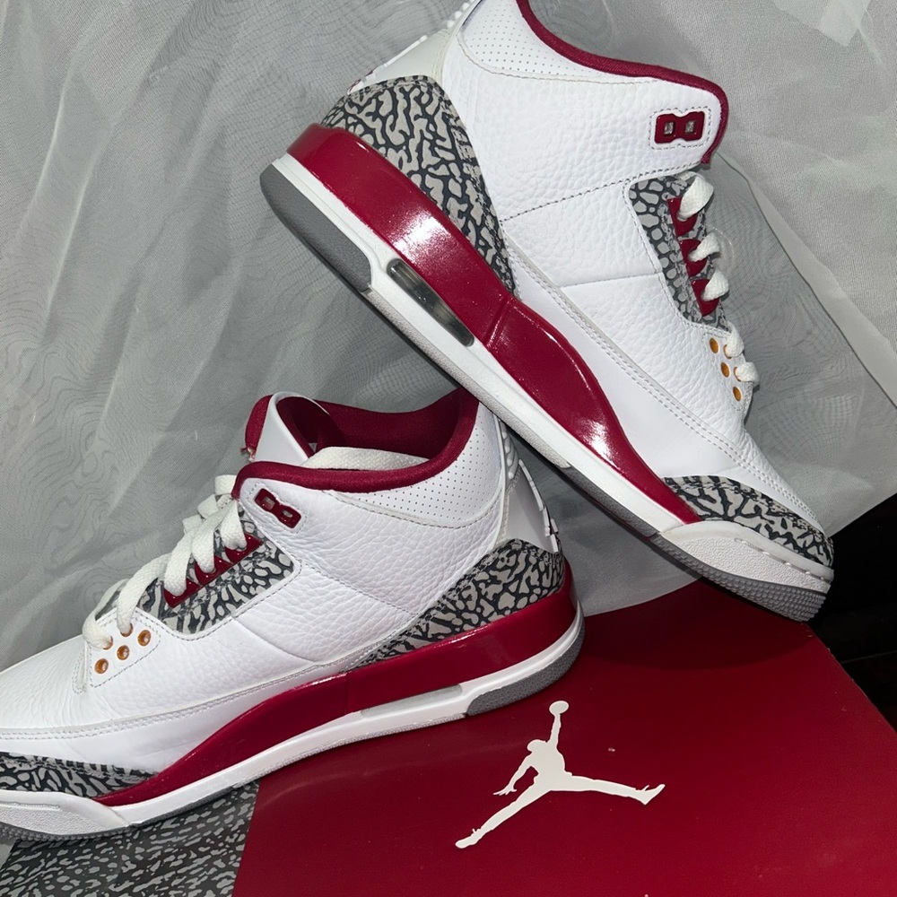 Jordan 3 Cardinal - Picture 3 of 6